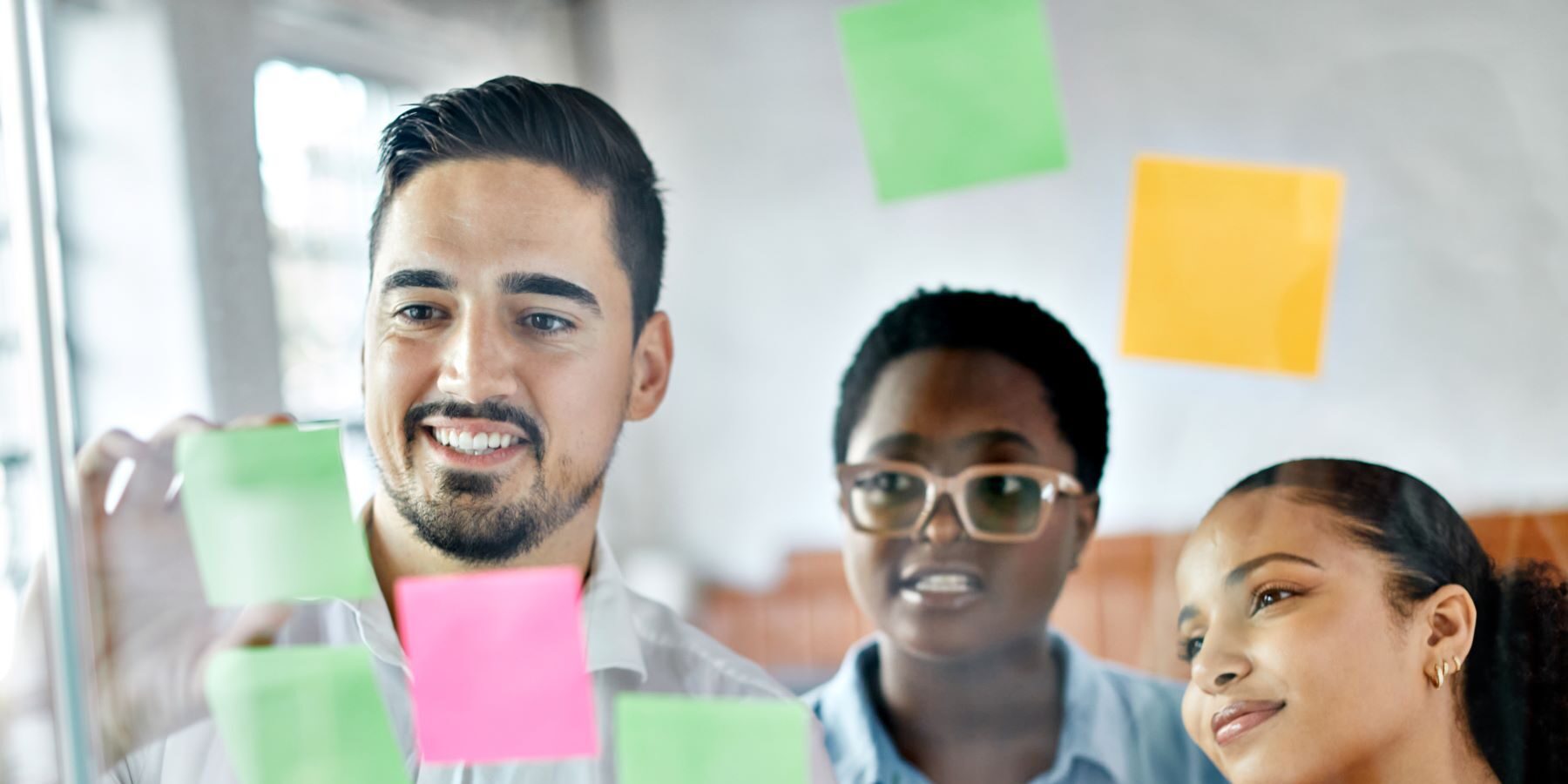Seminaranbieter mit vollumfänglich digitalem Bildungsmanagement. Auditor bestätigt einzigartiges Qualitätsmanagement-System nach DIN EN ISO 9001:2015